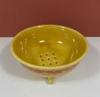 Franse aardewerk fruittest in zonnig geel met olijven tak, Ophalen of Verzenden