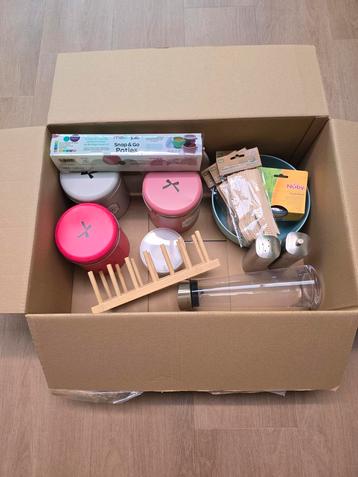 Doos vol met keukenspullen, gebruikt en ongebruikt. beschikbaar voor biedingen