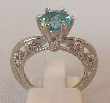 Nieuwe zilveren ring met Topaas beschikbaar voor biedingen