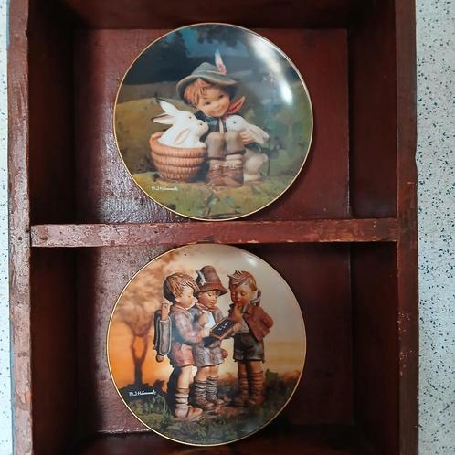 Twee M.J. Hummel Verzamelborden, Antiek en Kunst, Antiek | Wandborden en Tegels, Ophalen of Verzenden