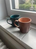 Twee leuke mokken, Huis en Inrichting, Keuken | Servies, Ophalen, Gebruikt, Keramiek, Effen