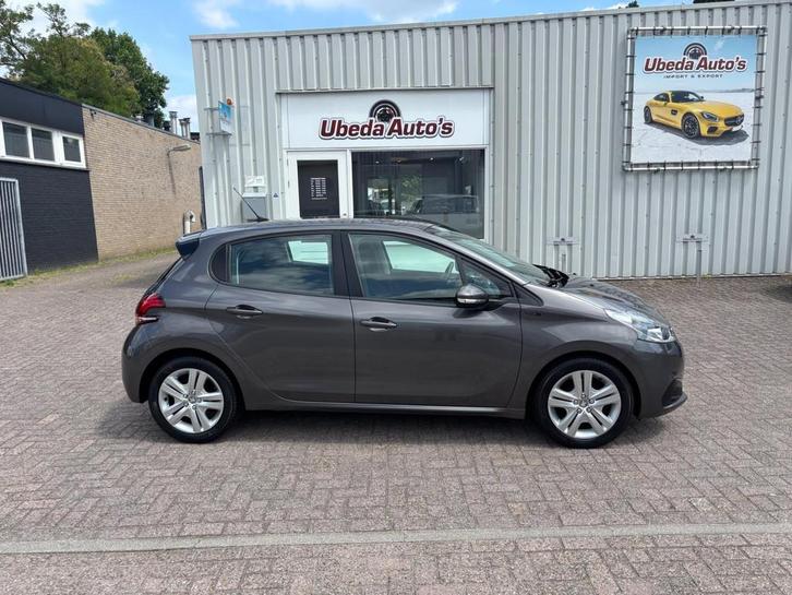 Peugeot 208 1.2 PureTech Signature NL AUTO KM 127107 NAP 799, Auto's, Peugeot, Bedrijf, Te koop, ABS, Airbags, Airconditioning