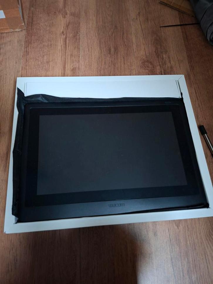 Wacom Cintiq 16 Tekentablet, Computers en Software, Tekentablets, Zo goed als nieuw, Bedraad, Multi-touch, Ophalen of Verzenden