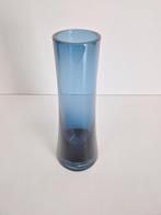 Vintage Riihimäen Lasi Oy Tall modernist glazen vaas Finland, Minder dan 50 cm, Glas, Blauw, Gebruikt