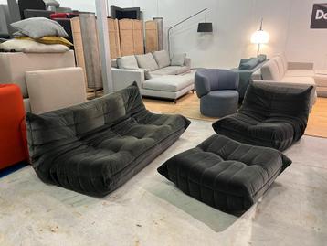 Goede staat - Ligne Roset Togo 3-Zits Suede Zwart beschikbaar voor biedingen