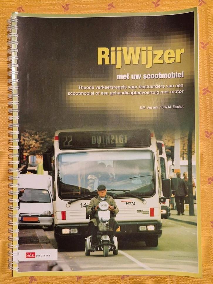 Cadeau tip! Rijwijzer scootmobiel, brommobiel, invalide auto, Boeken, Catalogussen en Folders, Gelezen, Ophalen of Verzenden