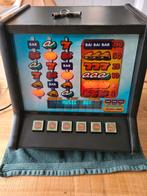 Music box mini gokkastje bartop model gokkast, Verzamelen, Automaten | Gokkasten en Fruitautomaten, Met sleutels, Overige munten