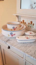 Set met o.a. waskom en po, Ophalen of Verzenden