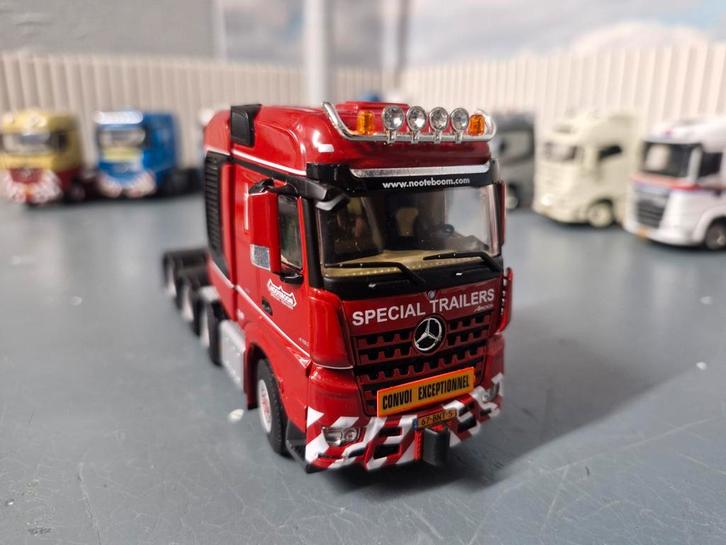 Mercedes arocs 8x4 zwaartansport trekker wsi nooteboom, Hobby en Vrije tijd, Modelauto's | 1:50, Zo goed als nieuw, Bus of Vrachtwagen
