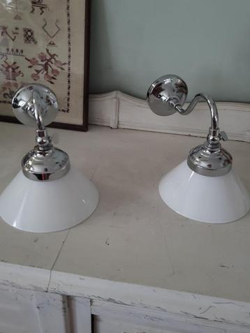 2 old look badkamer lampjes met melkglas foto 1 t/m 4 pr p/s beschikbaar voor biedingen