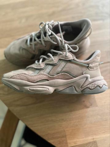 Adidas Ozweego maat 39 1/3 beschikbaar voor biedingen