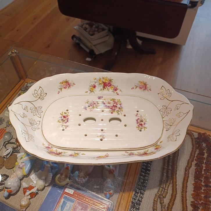 aspergeschaal Petrus Regout met roosjes decor, Antiek en Kunst, Antiek | Servies los, Ophalen of Verzenden