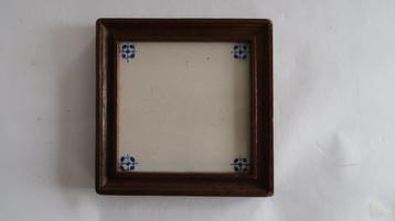 Antiek tegeltje in lijst beschikbaar voor biedingen