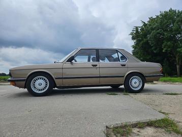 BMW 525i  E28 1984 5-bak  apk beschikbaar voor biedingen