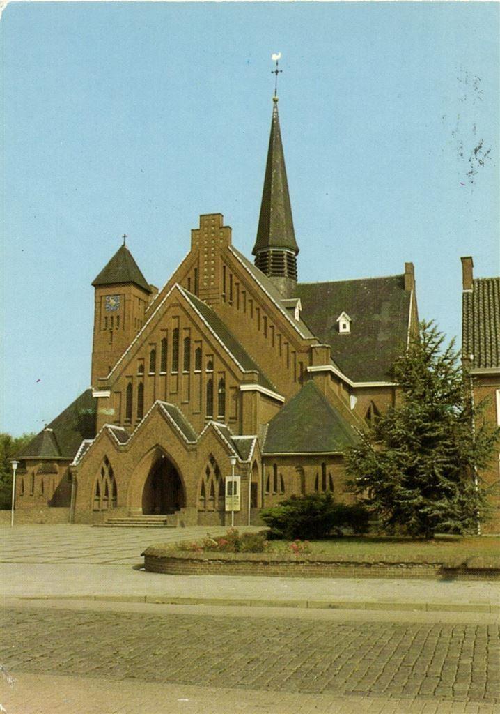 Hoeven, R.K. Kerk St. Jan de Doper - 2007 gelopen, Verzamelen, Ansichtkaarten | Nederland, Ongelopen, Noord-Brabant, Voor 1920