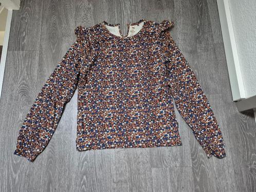 Bruin truitje met kleine bloemetjes en roesjes bij schouder, Kinderen en Baby's, Kinderkleding | Maat 176, Zo goed als nieuw, Meisje