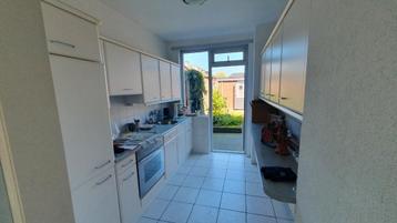 Dubbelzijdige keuken incl 6x apparatuur. Reeds gedemonteerd. beschikbaar voor biedingen