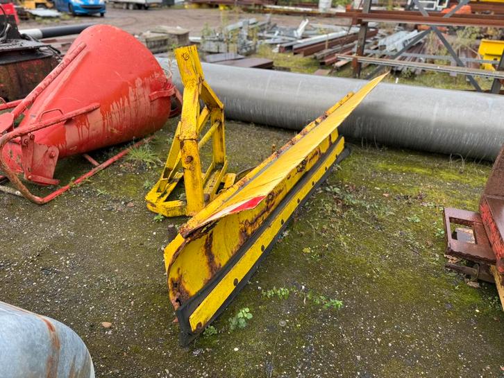 Sneeuwschuif / Grondschuif 260 cm, Doe-het-zelf en Verbouw, Overige Doe-het-zelf en Verbouw, Zo goed als nieuw, Ophalen