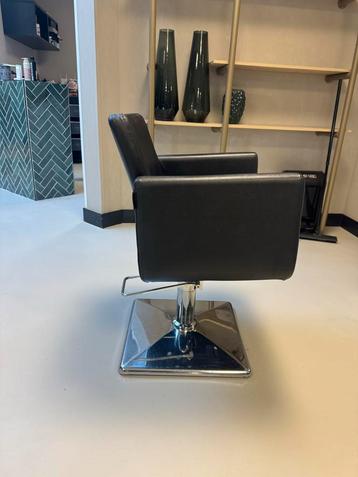 3 Kapperstoelen Zwart Leer beschikbaar voor biedingen