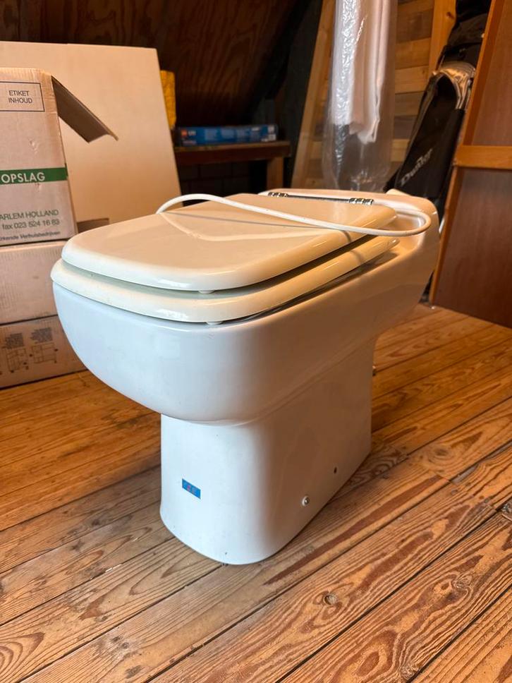 Sanibroyeur / Broyeurtoilet - Perfect voor renovatie!, Doe-het-zelf en Verbouw, Sanitair, Gebruikt, Toilet, Ophalen