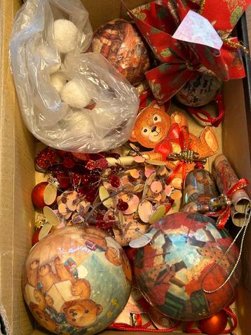 Kerst versiering divers beschikbaar voor biedingen