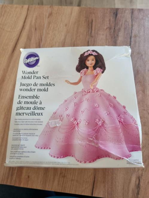 Prinsessen taartvorm met 4 barbie lijfjes, Hobby en Vrije tijd, Taarten en Cupcakes maken, Zo goed als nieuw, Bakvorm, Taarten