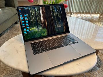 Macbook Air m2 2023 15” beschikbaar voor biedingen