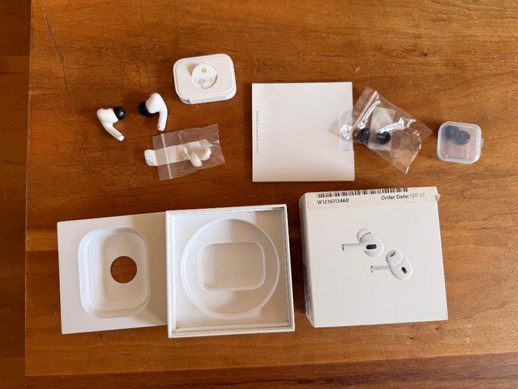 Apple AirPods Pro Gen 2 100% Origineel | Geen namaak | ZGAN, Telecommunicatie, Mobiele telefoons | Oordopjes, Gebruikt, In gehoorgang (in-ear)