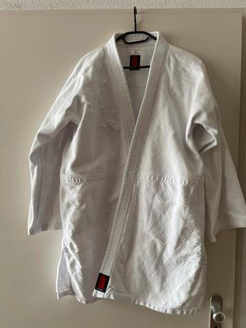 Heren  Judopak essimo maat 200 beschikbaar voor biedingen