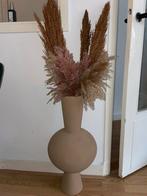 Roze vaas 60 cm met droogbloemen in overleg, Overige materialen, Ophalen of Verzenden, Zo goed als nieuw, 50 tot 75 cm