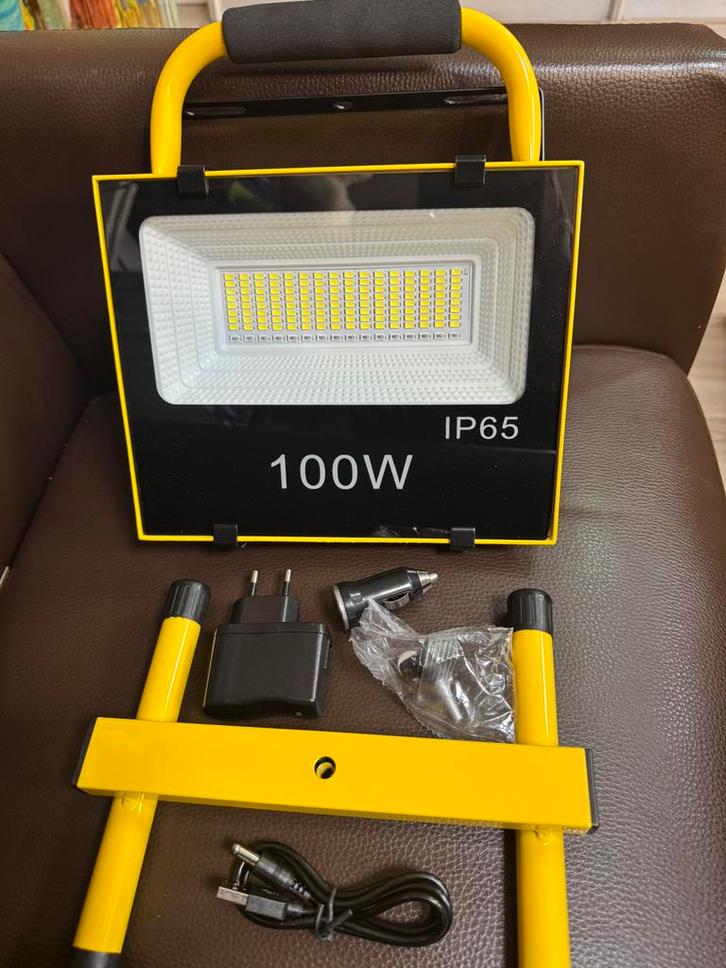 LED bouwlamp100W  IP65 Waterdichte Oplaadbaar en draagbaar, Doe-het-zelf en Verbouw, Bouwverlichting, Nieuw, Lamp, 50 tot 200 watt
