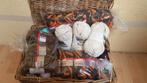 riet mand vol met garen wol, katoen en acryl, Ophalen, Zo goed als nieuw, Breien of Haken, Wol of Garen