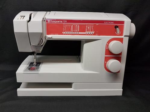 Husqvarna naaimachine - Nieuwstaat., Hobby en Vrije tijd, Naaimachines en Toebehoren, Zo goed als nieuw, Naaimachine, Husqvarna