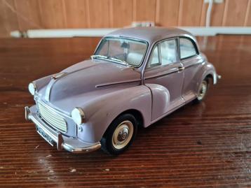 1:18 Morris Minor Million rosé Minichamps  beschikbaar voor biedingen