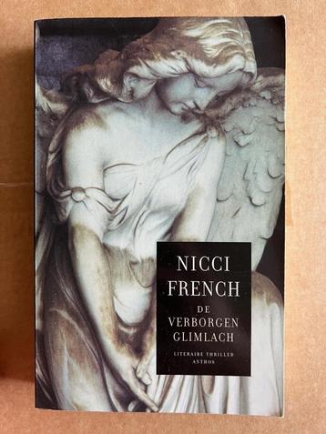 Nicci French: De verborgen glimlach beschikbaar voor biedingen