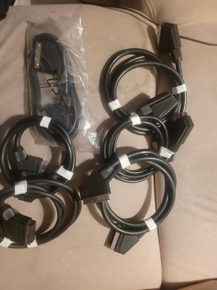 Scart Kabels - 21 Pins - Verschillende Lengtes, Audio, Tv en Foto, Audiokabels en Televisiekabels, Ophalen of Verzenden