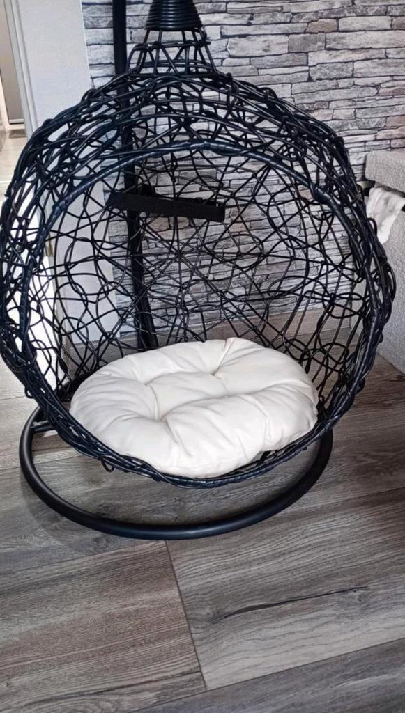 Zwarte rotan  hangstoel geferry wicker incl kussen, Dieren en Toebehoren, Kattenmanden, Ophalen of Verzenden