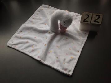 Prenatal zwaan knuffeldoek met roze hartjes  beschikbaar voor biedingen