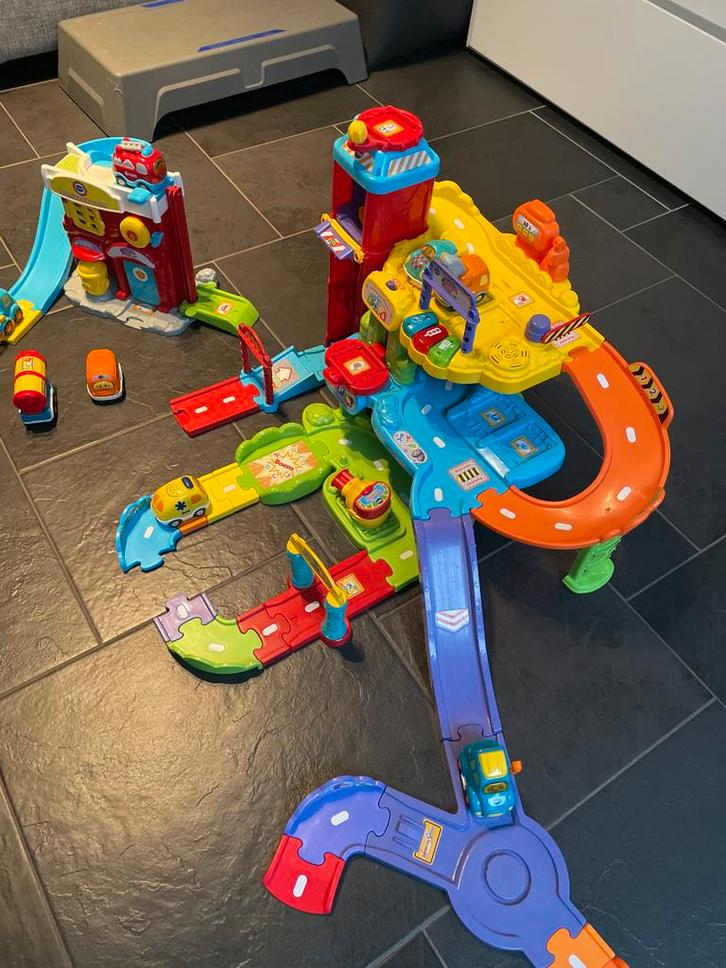 Vtech Toet Toet Garage + Brandweer met autootjes, Kinderen en Baby's, Speelgoed | Overig, Zo goed als nieuw, Jongen of Meisje