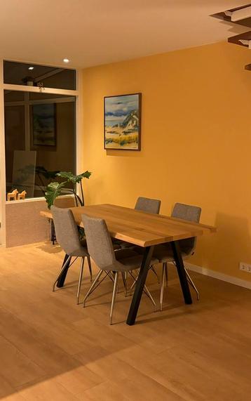 Eiken tafel 161x90x4 beschikbaar voor biedingen