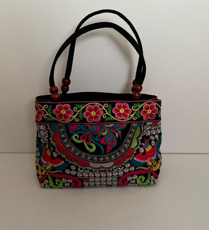 Mooie geborduurde handtas, Sieraden, Tassen en Uiterlijk, Tassen | Damestassen, Nieuw, Handtas, Overige kleuren, Ophalen