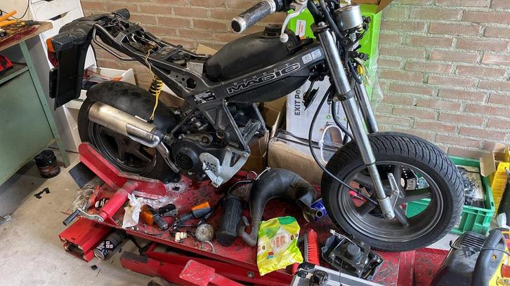 Suzuki streetmagic, Fietsen en Brommers, Brommeronderdelen | Scooters, Blok, Ophalen