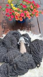 Alpaca wol donkergrijs handgesponnen 635g, Ophalen of Verzenden, Nieuw, Breien of Haken, Wol of Garen