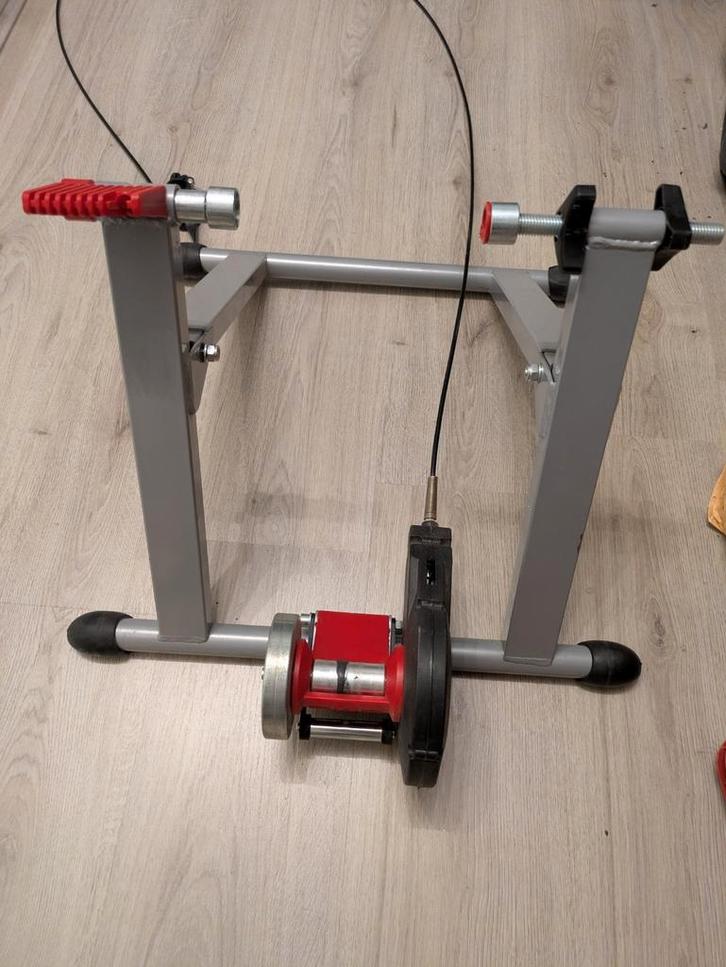 Indoor fiets trainer "Tacx" zilvergrijs met extra achterwiel, Sport en Fitness, Wielrennen, Zo goed als nieuw, Overige typen, Ophalen