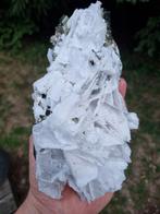 Mooi gevormde calciet met Pyriet kubussen, Verzamelen, Mineralen en Fossielen, Ophalen, Mineraal