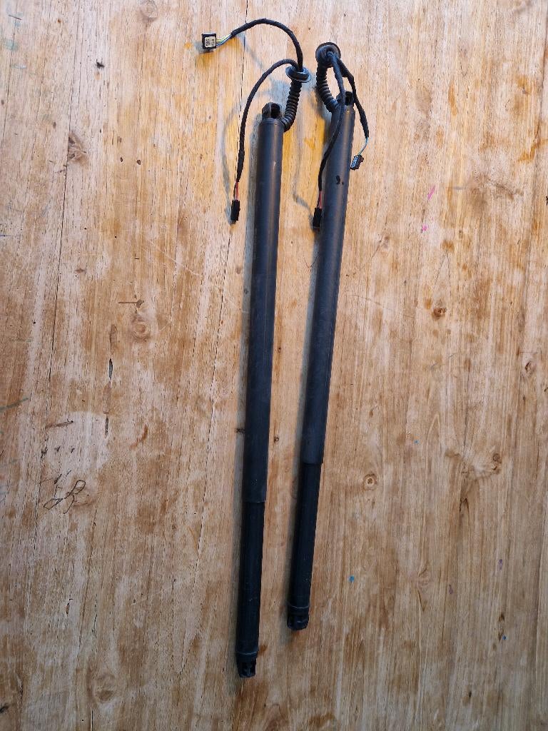 Gasveren elektrische achterklep uit Skoda Octavia (defect), Ophalen, Gebruikt, Skoda