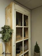 Oude sleetse, brocante vitrinekast, Ophalen