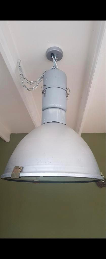Originele Poolse fabriekslampen 5 st., Huis en Inrichting, Lampen | Hanglampen, Gebruikt, 50 tot 75 cm, Metaal, Ophalen