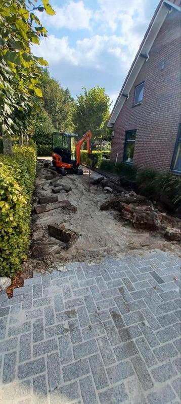 Minigraver en minishovel met machinist voor grond en sloop  beschikbaar voor biedingen