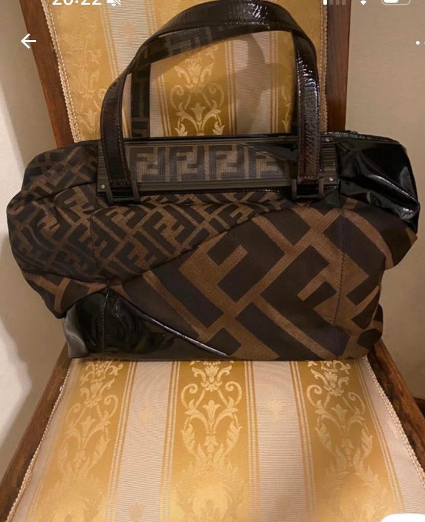 FENDi tas authentiek, Ophalen of Verzenden, Zo goed als nieuw, 30 cm of meer, Minder dan 35 cm